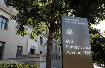 Appeals court reinstates fired Democratic FTC commissioner