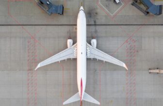 Thousands of Overworked Air Traffic Controllers Are Now Doing Their Job With No Paycheck in Sight