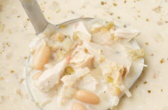 Slow Cooker White Chicken Chili