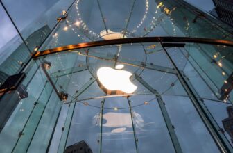 Apple hires Google veteran as its new vice president of AI