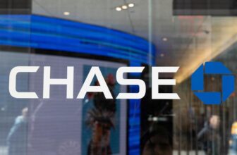 JPMorgan Chase is taking over the Apple Card