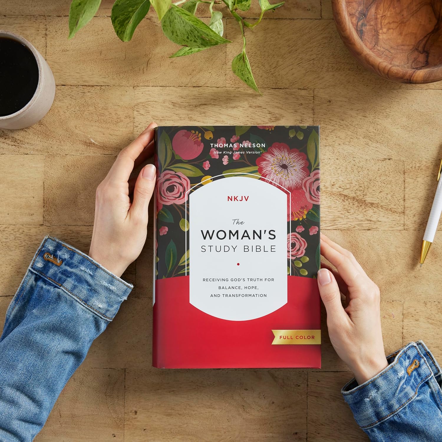 NKJV, The Woman's Study Bible, Hardcover, Red Letter, Full-Color Edition: Receiving God's Truth for Balance, Hope, and Transformation - Image 4